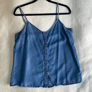 Banana Republic chambray tank top. Size medium.